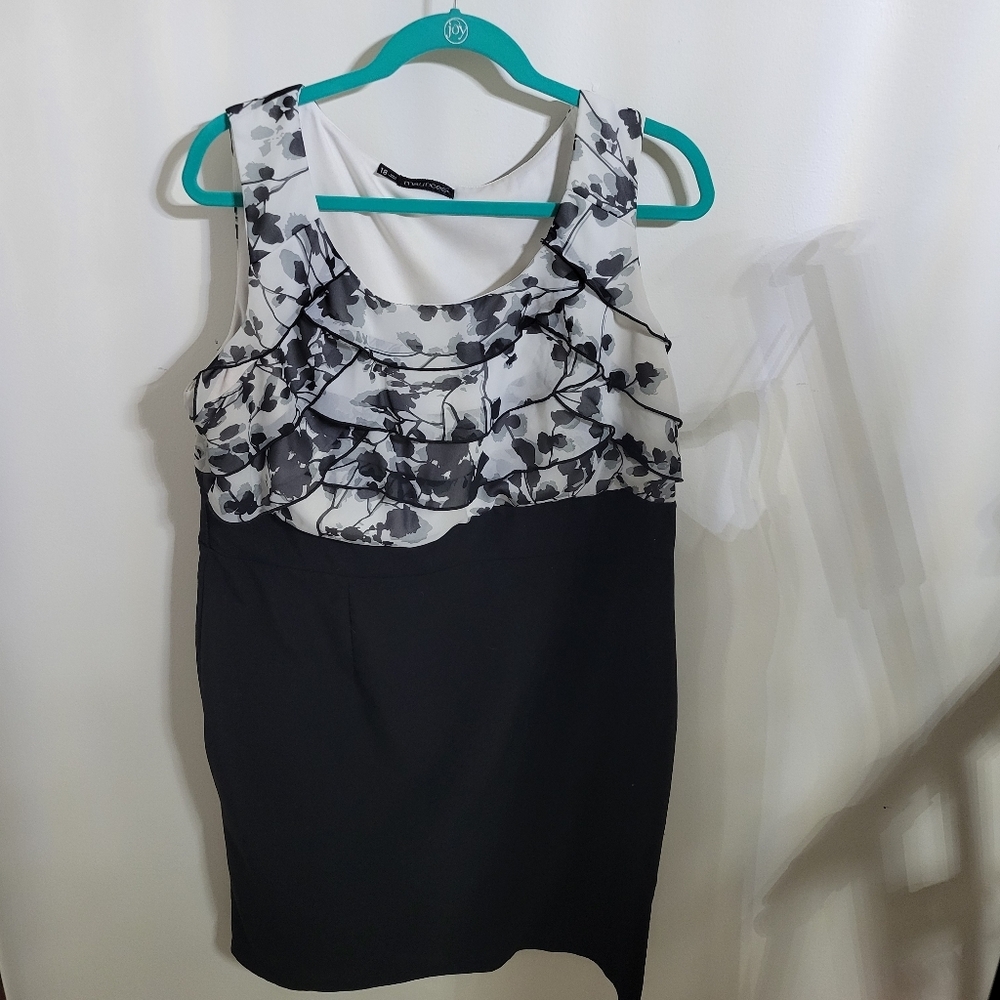 Maurices Black White Gray Floral Dress, Size 18